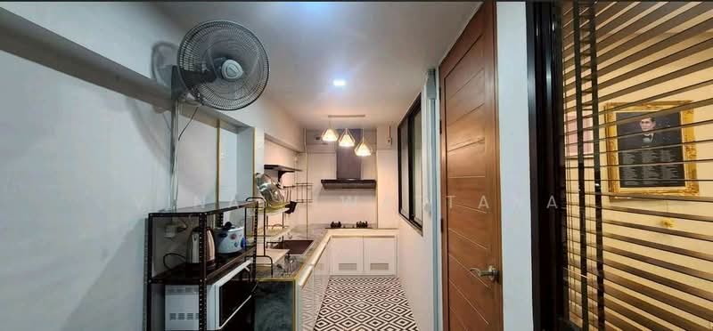 ทาวน์เฮ้าส์ 4-ห้องนอน, กรุงเทพ, ลาดพร้าว, ลาดพร้าว, กรุงเทพ, 300 ตร.ม., ทาวน์เฮ้าส์ ให้เช่า, โดย Vinai  Wattana, 500267285 - DDproperty.com