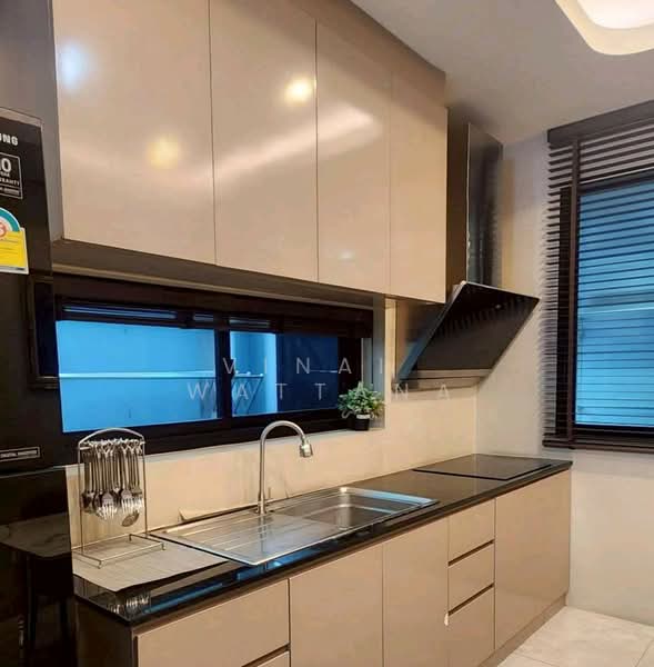 4-BR Townhouse, Bangkok, Lat Phrao, Lat Phrao, Bangkok, 4 Bedrooms, 300 sqm, Townhouse For Rent, by Vinai  Wattana, 500267285 - DDproperty.com