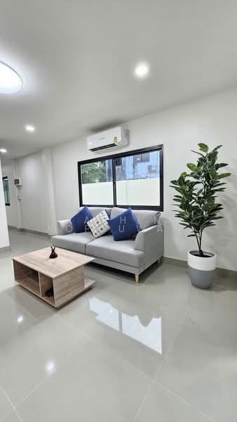 Urgent sale! House with yard in Hat Yai city, Rat Uthit area. 3 bedrooms, 2 bathrooms, 30 square wa, Songkhla, Hat-Yai, Hat Yai, Songkhla, 3 Bedrooms, 120 sqm, Townhouse For Sale, by Rachen Nopsuwan, 500267324 - DDproperty.com
