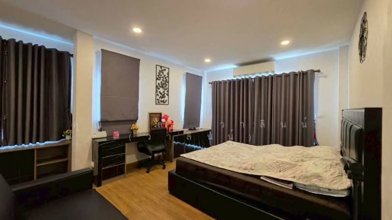 Centro Sathorn-Kallapapruek, Bangkok, Bang Khae Road, Bang Khae, Bang Khae, Bangkok, 4 Bedrooms, 300 sqm, Single Detached House For Sale, by คุณ พลอยวาลินน์ (วาลินน์), 500267391 - DDproperty.com
