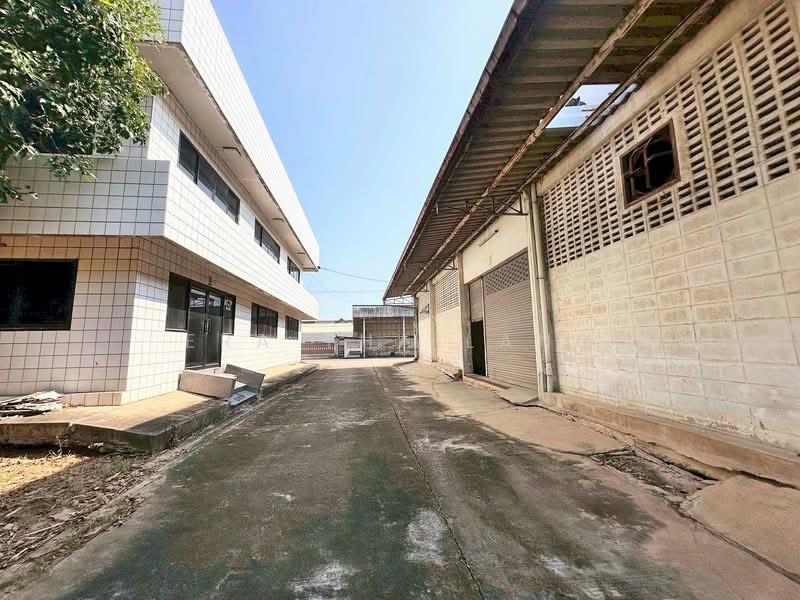 ขายที่ดินพร้อมสิ่งปลูกสร้าง ในซอยเพชรเกษม 41, Bangkok, Bang Khae, Bang Khae, Bangkok, , 3,180 sqm, Land For Sale, by ERA Thailand, 500267421 - DDproperty.com