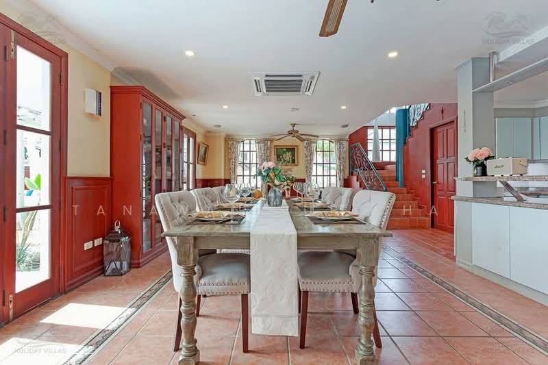 5-BR Villa, Chon Buri (Pattaya), Poong, Bang Lamung (Pattaya), Chon Buri (Pattaya), 5 Bedrooms, 400 sqm, Villa For Sale, by Tanawan Surichai, 500267448 - DDproperty.com