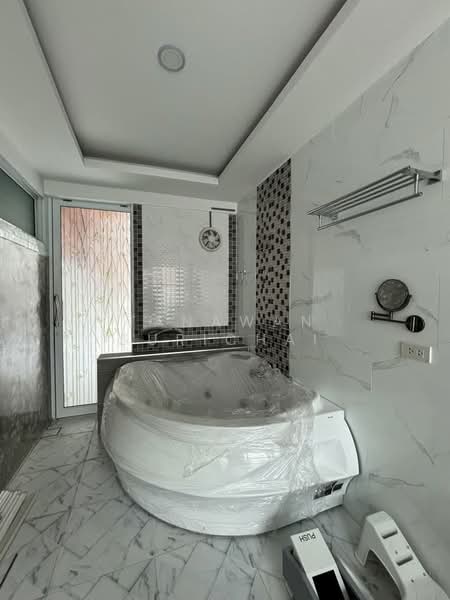 undefined, Chon Buri (Pattaya), Huai Kapi, Muang Chon Buri, Chon Buri (Pattaya), 3 Bedrooms, 204 sqm, Single Detached House For Sale, by Tanawan Surichai, 500267533 - DDproperty.com