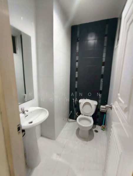 RK Biz Center Motorway - Airportlink : อาร์เค บิซ เซ็นเตอร์ มอเตอร์เวย์ - แอร์พอร์ตลิงค์, กรุงเทพ, ถนนเลียบมอเตอร์เวย์, คลองสองต้นนุ่น, ลาดกระบัง, กรุงเทพ, 377 ตร.ม., ทาวน์เฮ้าส์ ให้เช่า, โดย Ratchanon Songthammakul, 500267565 - DDproperty.com