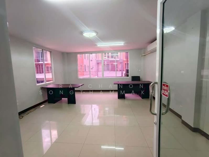 RK Biz Center Motorway - Airportlink, Bangkok, Motorway Road, Khlong Song Ton Nun, Lat Krabang, Bangkok, 5 Bedrooms, 377 sqm, Townhouse For Rent, by Ratchanon Songthammakul, 500267565 - DDproperty.com