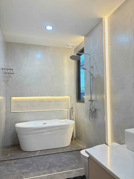 3-BR House, Chon Buri (Pattaya), Na Kloe, Bang Lamung (Pattaya), Chon Buri (Pattaya), 3 Bedrooms, 250 sqm, Single Detached House For Sale, by Tanawan Surichai, 500267653 - DDproperty.com
