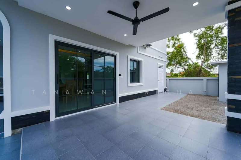 4-BR House, Prachuap Khiri Khan, Hua Hin, Hua Hin, Prachuap Khiri Khan, 4 Bedrooms, 357 sqm, Single Detached House For Sale, by Tanawan Surichai, 500267683 - DDproperty.com