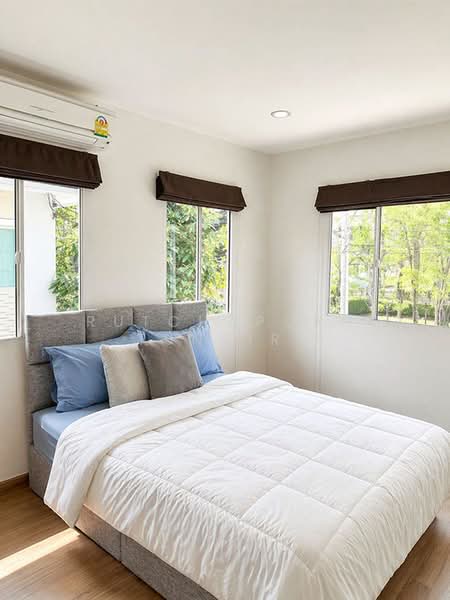 บ้านสวยในโครงการ ให้เช่า – ใกล้ตลาดเจริญเจริญ เพียง 5 นาที ค่าเช่า 48,000 บาท / เดือน No.13H710, Chiang Mai, San Ton Pao, San Kamphaeng, Chiang Mai, 3 Bedrooms, 230 sqm, Single Detached House For Rent, by Rutchaporn Tunsiri, 500267730 - DDproperty.com