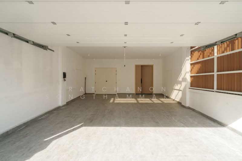 4-BR Townhouse, Bangkok, Khlongtoei Nua, Watthana, Bangkok, 4 Bedrooms, 380 sqm, Townhouse For Sale, by Ratchanon Songthammakul, 500267732 - DDproperty.com