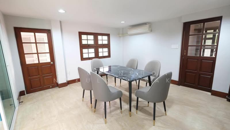 3-BR House, Bangkok, Phra Kanong Nua, Watthana, Bangkok, 3 Bedrooms, 204 sqm, Single Detached House For Rent, by Khlueanphon Nukulsirisak, 500267850 - DDproperty.com