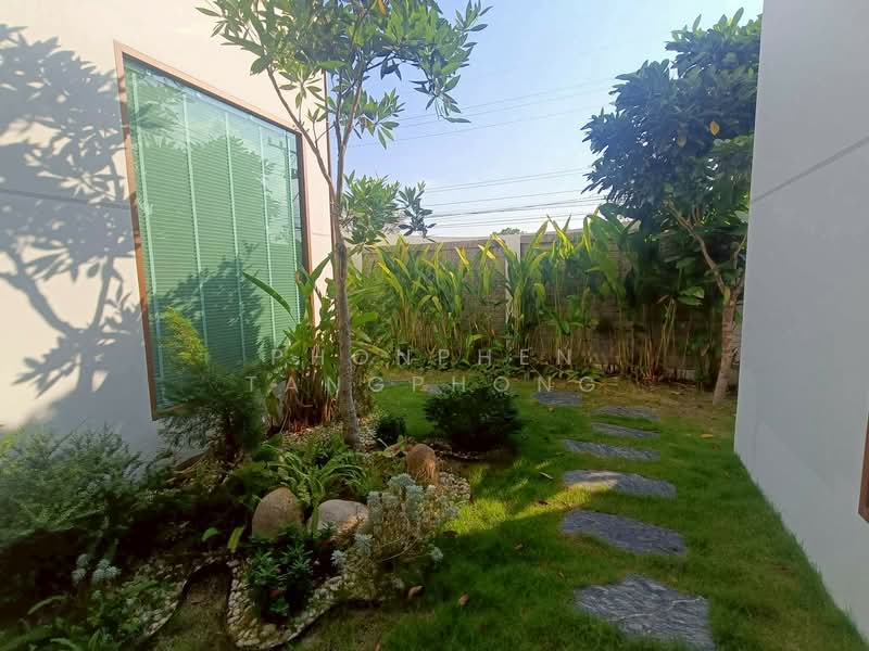 5-BR Villa, Chon Buri (Pattaya), Poong, Bang Lamung (Pattaya), Chon Buri (Pattaya), 5 Bedrooms, 300 sqm, Villa For Sale, by Vikrant Kokar, 500267875 - DDproperty.com