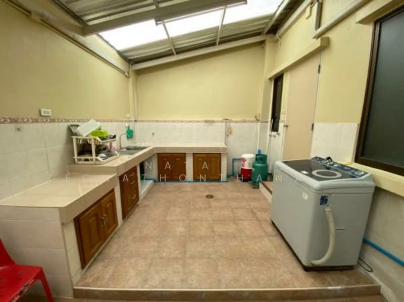 3-BR Townhouse, Bangkok, Wang Thonglang, Wang Thonglang, Bangkok, 3 Bedrooms, 350 sqm, Townhouse For Sale, by Natasa Techathonthanakhun, 500267882 - DDproperty.com