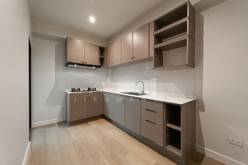 Regent 71 Place, Bangkok, Phra Kanong Nua, Watthana, Bangkok, 5 Bedrooms, 350 sqm, Townhouse For Rent, by Phakawadee Jiramanee, 500267883 - DDproperty.com