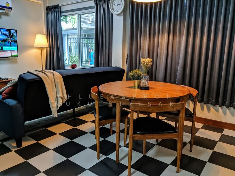 2-BR House, Bangkok, Huai Khwang, Huai Khwang, Bangkok, 2 Bedrooms, 102 sqm, Single Detached House For Rent, by Khlueanphon Nukulsirisak, 500267890 - DDproperty.com
