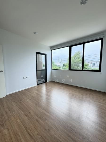 Baan Klang Muang Rama 9-Krungthep Kreetha, Bangkok, Soi Kanchanaphisek 23, Saphan Sung, Saphan Sung, Bangkok, 3 Bedrooms, 152 sqm, Townhouse For Rent, by Natasa Techathonthanakhun, 500267893 - DDproperty.com