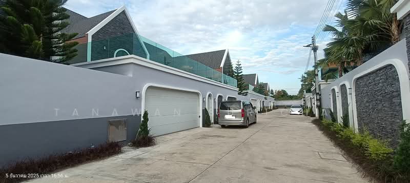 4-BR House, Chon Buri (Pattaya), Nong Pru, Bang Lamung (Pattaya), Chon Buri (Pattaya), 4 Bedrooms, 420 sqm, Single Detached House For Sale, by Tanawan Surichai, 500267972 - DDproperty.com