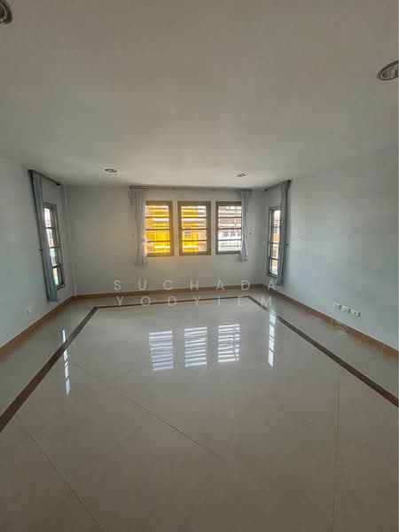 6-BR House, Bangkok, Bang Chak, Phra Khanong, Bangkok, 6 Bedrooms, 888 sqm, Single Detached House For Sale, by Suchada Yodyiem, 500267974 - DDproperty.com