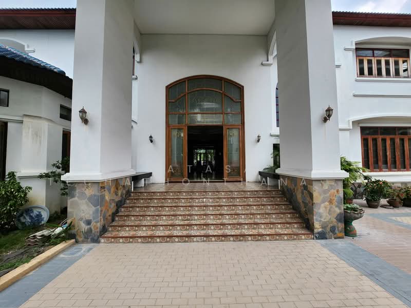 For Rent - 6-BR House, Bangkok