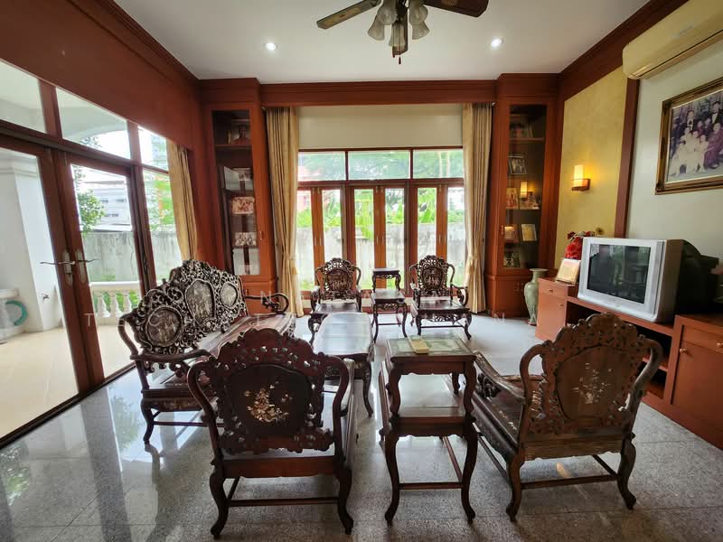 For Rent - 6-BR House, Bangkok