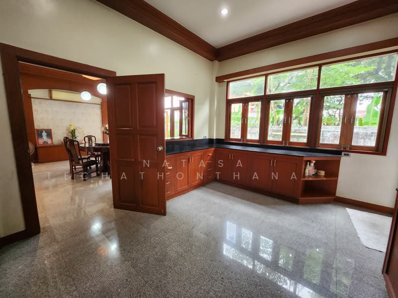 For Rent - 6-BR House, Bangkok