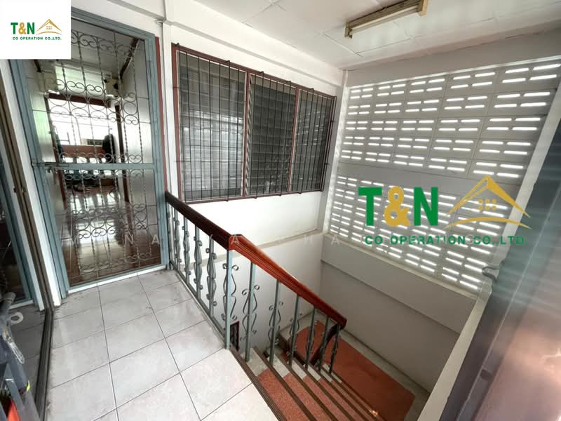 ขาย - อพาร์ทเม้นท์ 5 ชั้น รัชดา ซอยประชาราษฎร์ บำเพ็ญ 11, กรุงเทพ