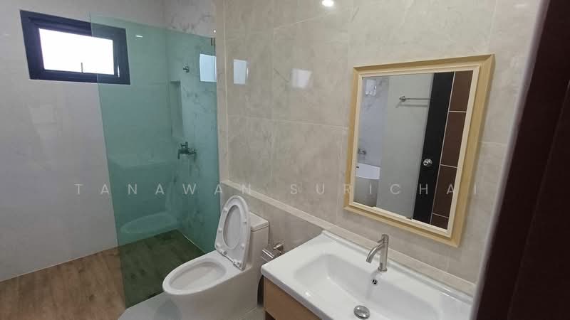 3-BR House, Chon Buri (Pattaya), Huai Yai, Bang Lamung (Pattaya), Chon Buri (Pattaya), 3 Bedrooms, 230 sqm, Single Detached House For Sale, by Tanawan Surichai, 500268082 - DDproperty.com