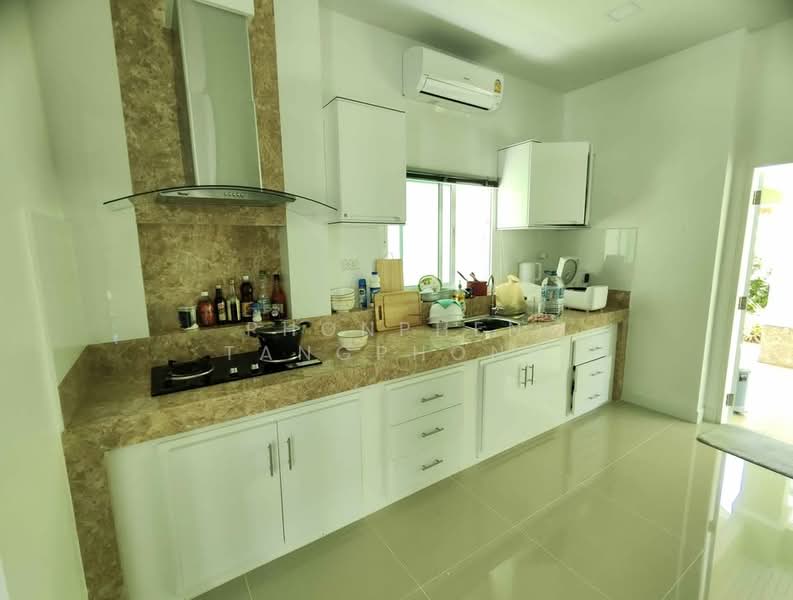 4-BR Villa, Chon Buri (Pattaya), Poong, Bang Lamung (Pattaya), Chon Buri (Pattaya), 4 Bedrooms, 288 sqm, Villa For Rent, by Phonphen Tangphong, 500268084 - DDproperty.com