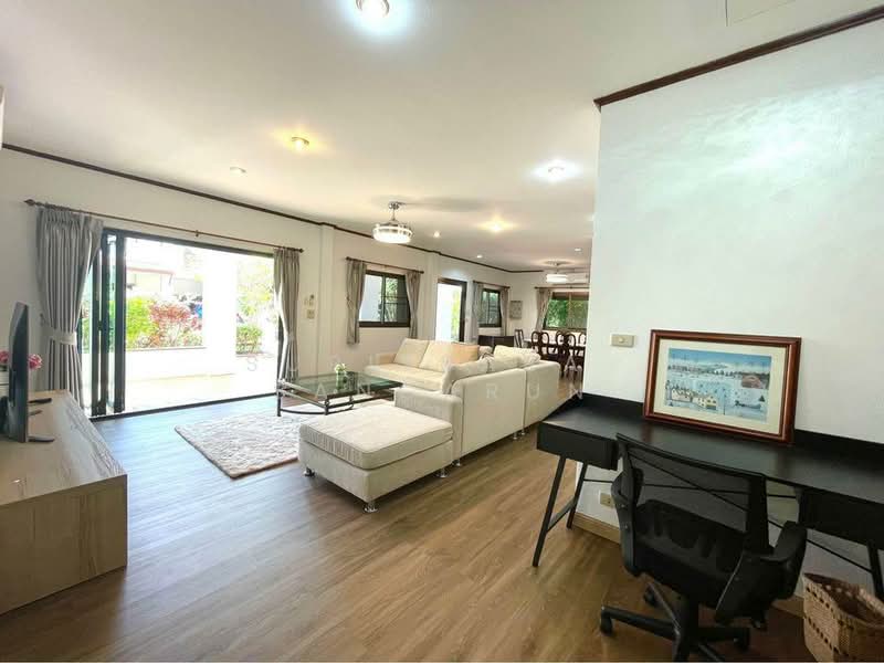 3-BR House, Chon Buri (Pattaya), Na Kloe, Bang Lamung (Pattaya), Chon Buri (Pattaya), 3 Bedrooms, 300 sqm, Single Detached House For Rent, by Supitsara  Sangarun, 500268091 - DDproperty.com