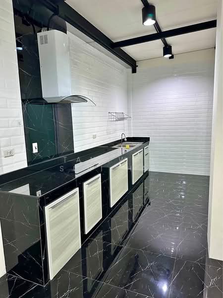 For Sale - 3-BR House, Chon Buri (Pattaya)