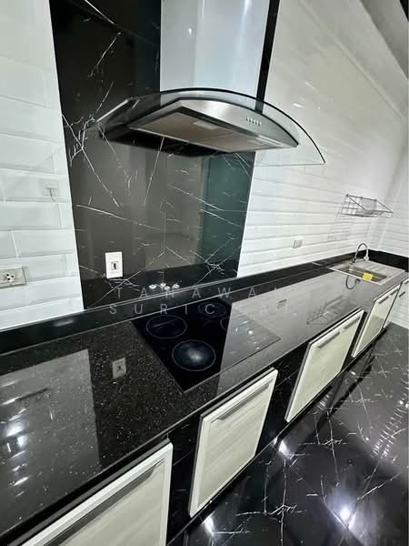 For Sale - 3-BR House, Chon Buri (Pattaya)