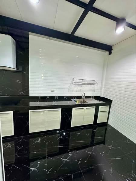 For Sale - 3-BR House, Chon Buri (Pattaya)