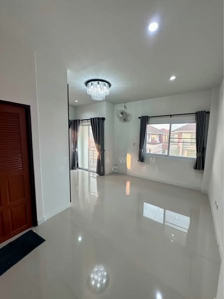 For Sale - 3-BR House, Chon Buri (Pattaya)