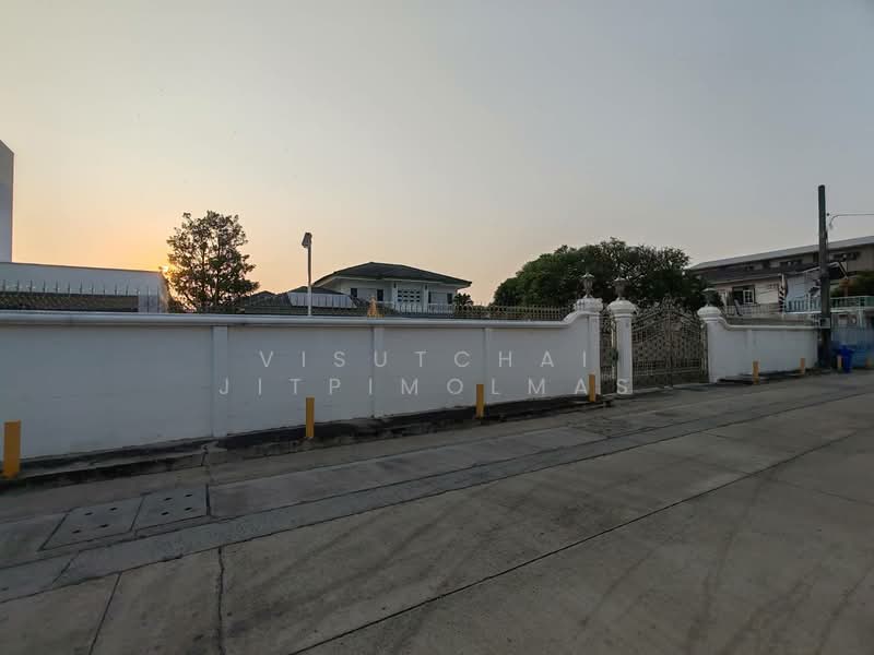 ขายบ้านเดี่ยวพร้อมอาคารรวม 3 หลัง บนเนื้อที่ 270 ตารางวา พร้อมระบบโซล่าเซลล์จัดเต็ม 1 ล้านบาท, Samut Prakan, เทพารักษ์ 86, Thepharak, Muang Samut Prakarn, Samut Prakan, 5 Bedrooms, 500 sqm, Single Detached House For Sale, by visutchai jitpimolmas, 500268271 - DDproperty.com