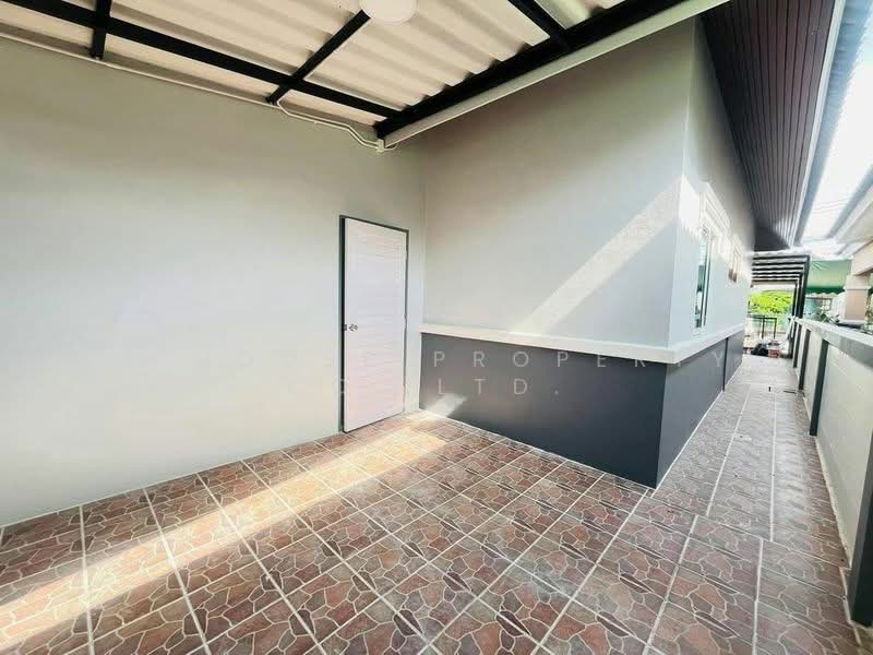 For Sale - Single house for sale in Praditpaisan 3 Village, Noen Phasuk, Sriracha., Chon Buri (Pattaya)