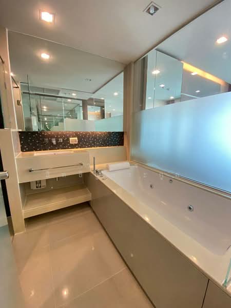 The Address Sathorn : ดิ แอดเดรส สาทร, กรุงเทพ, 98 ถนนสาทรเหนือ ซอยสาทร 12 แขวงสีลม เขตบางรัก กรุงเทพมหานคร, สีลม, บางรัก, กรุงเทพ, 56 ตร.ม., คอนโด ให้เช่า, โดย วรกร สิทธิลู่ตระกูล, 500268309 - DDproperty.com