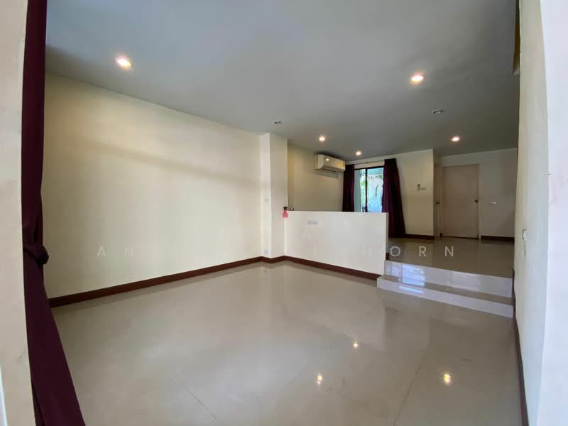 undefined, Bangkok, Phra Kanong, Khlong Toei, Bangkok, 4 Bedrooms, 290 sqm, Townhouse For Rent, by Vichai  Annavakulthorn, 500268380 - DDproperty.com