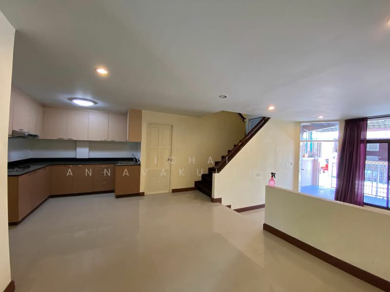 undefined, Bangkok, Phra Kanong, Khlong Toei, Bangkok, 4 Bedrooms, 290 sqm, Townhouse For Rent, by Vichai  Annavakulthorn, 500268380 - DDproperty.com