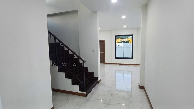 บ้าน 3-ห้องนอน, ชลบุรี, ห้วยใหญ่, บางละมุง, ชลบุรี, 230 ตร.ม., บ้านเดี่ยว ขาย, โดย Tanawan Surichai, 500268381 - DDproperty.com