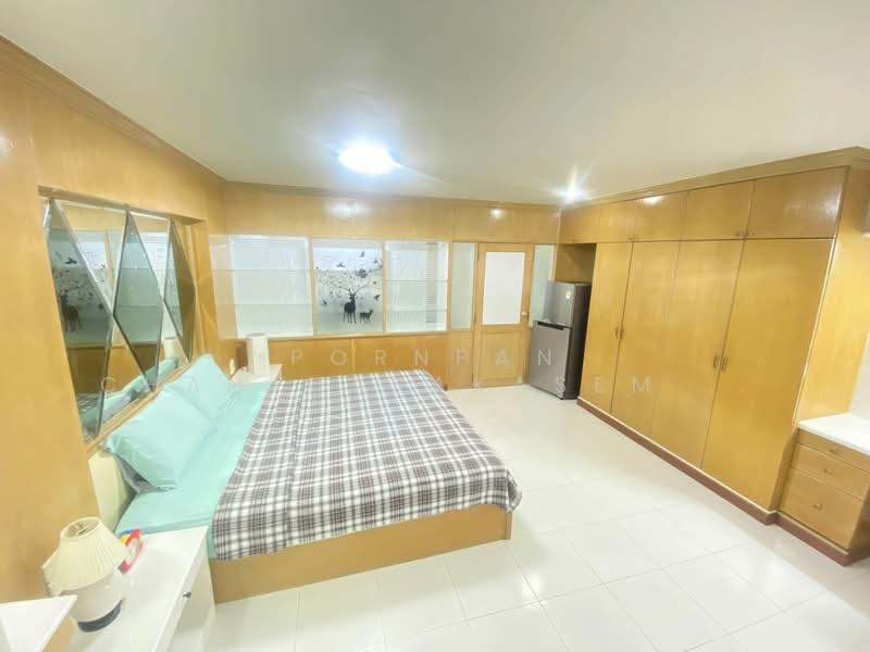 ขาย - Rin House Condo : รินเฮ้าส์ คอนโดมิเนียม, กรุงเทพ