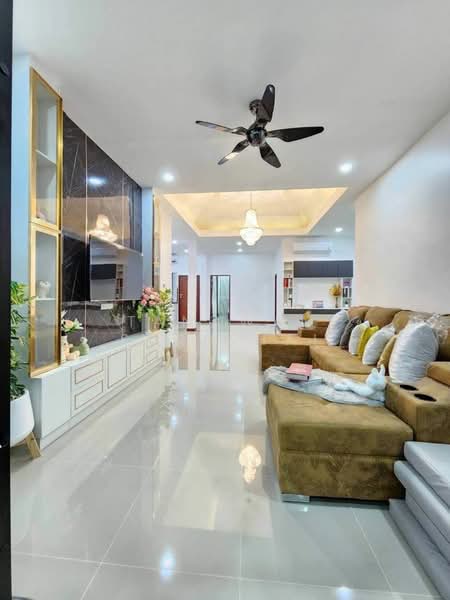 4-BR Villa, Chon Buri (Pattaya), Poong, Bang Lamung (Pattaya), Chon Buri (Pattaya), 4 Bedrooms, 844 sqm, Villa For Sale, by Tanawan Surichai, 500268422 - DDproperty.com