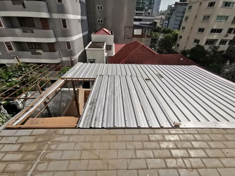 3-BR House, Bangkok, Khlong Toei, Khlong Toei, Bangkok, 3 Bedrooms, 440 sqm, Single Detached House For Rent, by Pornpan Chantharakasemchai, 500268427 - DDproperty.com