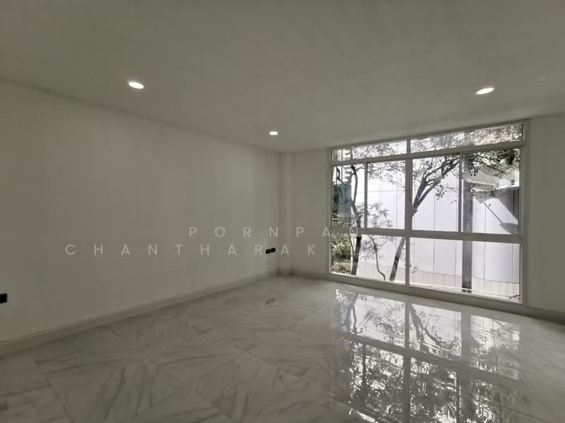 บ้าน 3-ห้องนอน, กรุงเทพ, คลองเตย, คลองเตย, กรุงเทพ, 440 ตร.ม., บ้านเดี่ยว ให้เช่า, โดย Pornpan Chantharakasemchai, 500268427 - DDproperty.com