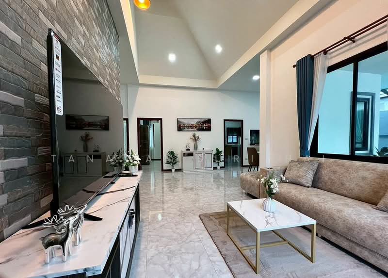 3-BR House, Chon Buri (Pattaya), Nong Pla Lai, Bang Lamung (Pattaya), Chon Buri (Pattaya), 3 Bedrooms, 268 sqm, Single Detached House For Sale, by Tanawan Surichai, 500268470 - DDproperty.com
