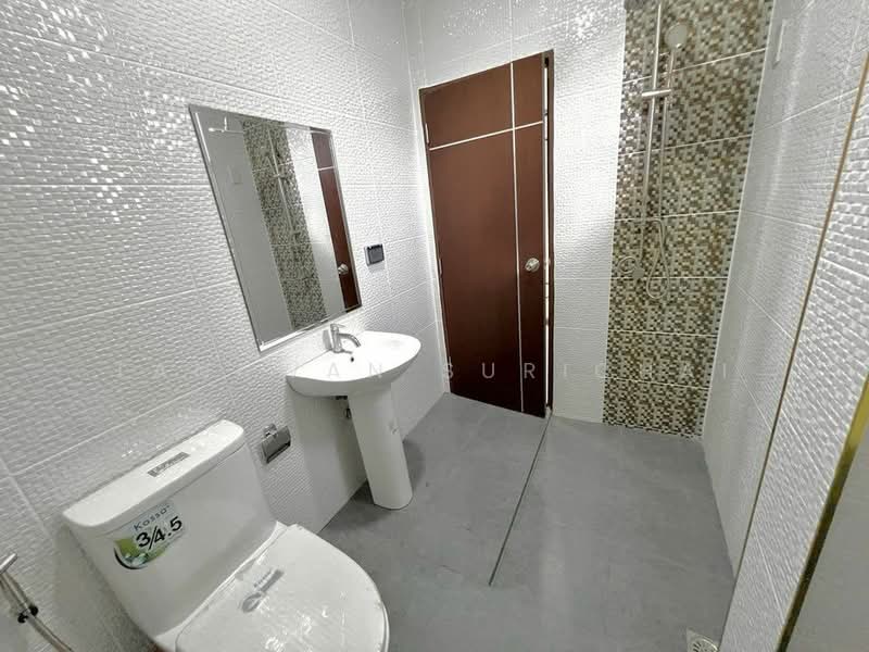 3-BR House, Chon Buri (Pattaya), Nong Pla Lai, Bang Lamung (Pattaya), Chon Buri (Pattaya), 3 Bedrooms, 268 sqm, Single Detached House For Sale, by Tanawan Surichai, 500268470 - DDproperty.com