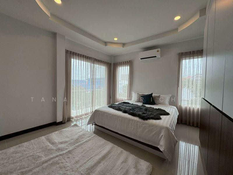 5-BR House, Chon Buri (Pattaya), Nong Pru, Bang Lamung (Pattaya), Chon Buri (Pattaya), 5 Bedrooms, 280 sqm, Single Detached House For Sale, by Tanawan Surichai, 500268495 - DDproperty.com