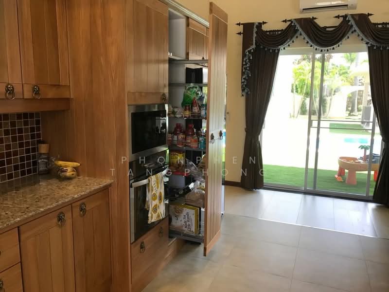 Santa Maria, Chon Buri (Pattaya), Tambon Pong, Poong, Bang Lamung (Pattaya), Chon Buri (Pattaya), 5 Bedrooms, 550 sqm, Villa For Rent, by Phonphen Tangphong, 500268516 - DDproperty.com