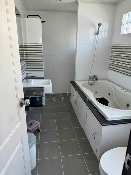 undefined, Chon Buri (Pattaya), Huai Kapi, Muang Chon Buri, Chon Buri (Pattaya), 4 Bedrooms, 218 sqm, Single Detached House For Rent, by Phonphen Tangphong, 500268531 - DDproperty.com