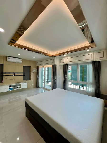 4-BR House, Bangkok, Lat Yao, Chatuchak, Bangkok, 4 Bedrooms, 382 sqm, Single Detached House For Sale, by Suchada Yodyiem, 500268535 - DDproperty.com