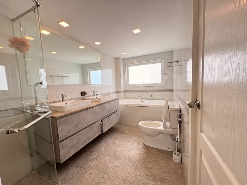 3-BR Townhouse, Chon Buri (Pattaya), Nong Pru, Bang Lamung (Pattaya), Chon Buri (Pattaya), 3 Bedrooms, 249 sqm, Townhouse For Sale, by Tanawan Surichai, 500268642 - DDproperty.com