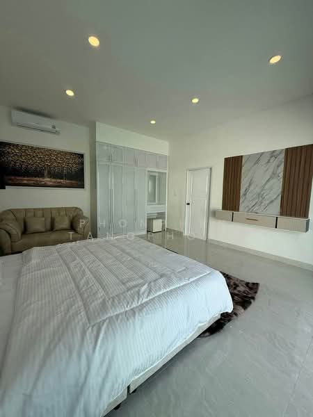 3-BR House, Chon Buri (Pattaya), Nong Pru, Bang Lamung (Pattaya), Chon Buri (Pattaya), 3 Bedrooms, 263 sqm, Single Detached House For Rent, by Vikrant Kokar, 500268654 - DDproperty.com